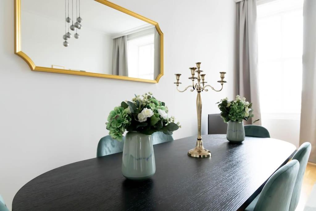 Franz 24 - Typical Viennese Apartment In The Heart Of Viena Exterior foto